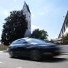Weil viele Autofahrer in Lützelburgs Straßen viel zu schnell unterwegs sind, will der Gablinger Gemeinderat in diesem Ortsteil Tempo-30-Zonen ausweisen. 
