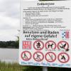 Vieles ist nicht erlaubt am Günzburger Erdbeersee, nackt zu baden gehört dazu. Das ist auch auf Schildern deutlich zu lesen. 	