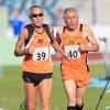 Holte sich bei der deutschen Crosslauf-Meisterschaft überraschend die Bronzemedaille: der Oberhausener Hans-Jürgen van Gemmeren (links).  
