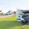 Nur noch Schrottwert hat dieser Kleintransporter nach dem Unfall, der sich gestern bei Kirchheim ereignet hat. Dabei wurde der 21-jährige Fahrer schwer verletzt. 