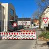 Der nördliche Teil der Bahnhofstraße in Dinkelscherben wird nun doch gesperrt. 