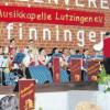 Die Musikkapelle Lutzingen überzeugte beim Frühjahrskonzert im Schützenheim in Oberfinningen mit abwechslungsreichen und schwungvollen Melodien sowie Gesang durch Alfred Philipp.  