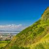 Inmitten von Edinburgh erhebt sich Arthur's Seat. Allein der Aussicht wegen lohnt sich ein Aufstieg auf einem der vielen Wanderwege.