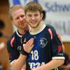 Christoph Schäfer beglückwünscht Gabriel Scholz zu seinen sieben Treffern im Heimspiel gegen Eichenau. Im Heimfinale soll’s nun ähnlich gut laufen für den TSV Niederraunau. 