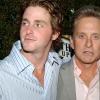 Bereits zwei Mal wurde der Sohn von Michael Douglas, Cameron Douglas, wegen Dogenvergehen inhaftiert. Außerdem wurde er mit Drogen im Gefängnis erwischt.