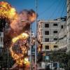Ein Angriff der israelischen Luftwaffe trifft ein Gebäude in Gaza, das der Terrororganisation Hamas zugerechnet wird.