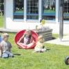 Ein großer Gartenbereich ist das Glanzstück des Baindlkircher Kindergartens am Manndlacker, der am Freitag seinen zehnten Geburtstag feiert. 