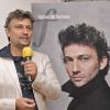 Jahr für Jahr ist die klassische Weltelite in Bad Wörishofen zu Gast, so wie hier Jonas Kaufmann (links, mit Werner Roch von der Festival-Leitung) im Jahr 2018.  Jonas Kaufmann gehört auch 2022 zum Staraufgebot der Klassikwoche in der Kneippstadt. 