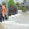 Die Feuerwehr pumpte Wasser aus Kellern in Oberglauheim. 