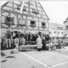 Die erste Krumbacher Festwoche 1957 auf dem Krumbacher Marktplatz. Vorne links Bürgermeister Franz Aletsee. 