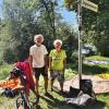 Christine und Claude aus St. Peran in der Bretagne machten Rast auf dem Donau-Radwanderweg in Lauingen. Sie waren am Abend zuvor vom Unwetter in Ulm überrascht worden und trockneten ihre Utensilien ausgerechnet an der Segrépromenade. 