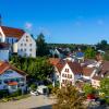 Bad Grönenbach ist ein beschaulicher Ort mit 5682 Einwohnern und 28.000 Touristen im Jahr.