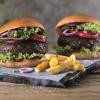 Veganer Hype aus den USA: Der Beyond Meat Burger auf der Basis von Erbsenprotein hat zu einem Ansturm auf die Lidl-Märkte geführt.