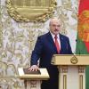 Alexander Lukaschenko legte während der Amtseinführungszeremonie im Palast der Unabhängigkeit in Minsk unter Ausschluss der Öffentlichkeit seinen Amtseid ab.