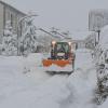 Immense Schneemassen beeinträchtigen das öffentliche Leben im gesamten Landkreis Landsberg. Die Räumfahrzeuge kommen kaum noch nach.