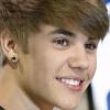 Justin Bieber von Polizei gestoppt: Nach einer Hochgeschwindigkeits-Verfolgungsjagd mit Paparazzi ist Teenie-Schwarm Justin Bieber zu einer Geldstrafe verdonnert worden. 