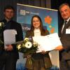 Sofie Dannenmann aus Amerbach und Tobias Steinmeyer aus Ederheim wurden in diesem Jahr mit dem Jugendförderpreis Donau-Ries der IHK ausgezeichnet. Franz Leinfelder (rechts) übergab den Preis. 