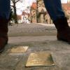 In der Peutingerstraße gibt es bereits Stolpersteine, am Donnerstag werden im Stadtgebiet weitere verlegt. Doch acht Anträge wurden abgelehnt.