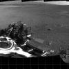 "Curiosity" und seine ersten Schritte: Zweieinhalb Wochen nach seiner Landung hat der Marsroboter "Curiosity" am Mittwoch seine ersten Schritte auf dem Roten Planeten unternommen.