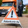 An der Tank- und Rastanlage an der A8 bei Leipheim kontrollierten Beamte der Verkehrspolizeiinspektion Günzburg mehrere Fahrzeuge.