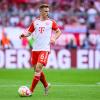 Nationalspieler Joshua Kimmich hat den Wechselspekulationen ein Ende gesetzt und sich klar zum FC Bayern München bekannt.