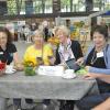 Am Digitallotsen-Stammtisch trafen sich am Mittwoch bei der Donauries-Ausstellung  interessierte Seniorinnen und Senioren, um sich aus erster Hand über Smartphone, Tablet und Computer informieren zu lassen.