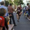 Gerhard Greck vom TSV Wertingen bei seinem „Einlagen-Einlauf“ beim Stadtlauf im vergangenen Jahr.  	