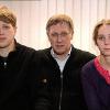 Aufruf im ZDF: Ehemann und Kinder der entführten Bankiersgattin. (Foto: ZDF/Securitel dpa/)