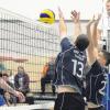 Ihre Blockstärke müssen Bobingens Bayernliga-Volleyballer (von links Matthias Gärtner, Florian Kragl und Zuspieler Florian Schott, hier gegen Dachau) auch im Auswärtsspiel gegen den SV-DJK Taufkirchen unter Beweis stellen.  