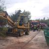 Ein Lastwagenfahrer verlor 300 Liter Diesel in Haunsheim. Zur Reinigung musste sogar eine Spezialfirma anrücken.  	