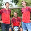 Peter Bootz (Mitte) trainiert den TSV Utting. Im Team spielen auch seine beiden Söhne Valentin (links) und Fabian. Die Mannschaft hat gute Chancen, in die Kreisliga aufzusteigen. 