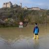 In Harburg im Landkreis Donau-Ries führte die Wörnitz Hochwasser. Zu größeren Einsätzen musste die Feuerwehr aber nicht ausrücken.
