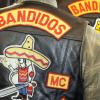 Ein Mitglied der Rockerbande Bandidos steht in Ulm wegen versuchten Mordes vor Gericht. Er soll einen Angriff mit Schusswaffen auf das Haus des Chefs der verfeindeten Bande Rock Machine befohlen haben. 