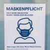 In Kliniken, Arztpraxen, Pflegeheimen und anderen Gesundheitseinrichtungen gilt bundesweit eine FFP2-Maskenpflicht.