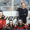 Bundestrainer Toni Söderholm (2.v.r.) bereitet sich auch auf ein Olympia-Turnier ohne NHL-Stars vor.