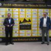 Der BR stellte die beiden Filme dem Rotarier-Club Aichach Schrobenhausen kostenlos zur Verfügung: (von links) Vizepräsident Gerhard Lehrberger und Präsident Stefan Lesny.