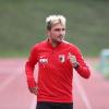 Konstantinos Stafylidis zählt bislang zu den Verlierern im Trainingslager des FC Augsburg. Ihn behinderten Rückenprobleme.