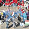 Die Mädchen und Buben der Meitingen Kindergärten tanzten und sangen beim Europatag auf dem Rathausplatz. 