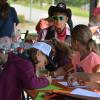 Basteln und Bauen, Sport und Spiel – so vertreiben sich die Kinder bei der Sendener Stadtranderholung die ersten Ferienwochen. 