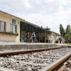 Am Bahnhof in Schondorf soll es am Sonntagabend zu einem Streit unter zehn Asylbewerbern gekommen sein.