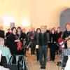 Frenetischen Applaus spendeten die Hörer der Orchestervereinigung Höchstädt, die in der Schlosskapelle Werke der Bachfamilie zur Aufführung brachte. Foto: Greck