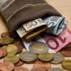 Deutsche wollen lieber Geld horten als Strafzinsen zahlen