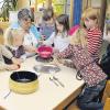 Bald helfen im Unterliezheimer Kindergarten auch unter Dreijährige beim Kochen. Die Gemeinde plant den entsprechenden Umbau. 