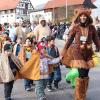 Mehrere Tausend Besucherinnen und Besucher säumten die Straßen, um mit dem Kötzer Narren Club Fasching zu feiern.