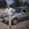 Joachim Wehnelt 1992 mit seinem neuen Mercedes, der ihm später in Polen geklaut wurde.