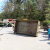 Zehn Jugendliche wurden bei diesem Unfall am Kreisverkehr im Rehlinger Ortsteil Oberach verletzt.