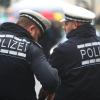 Beschimpfungen und Beleidigungen haben sich Polizeibeamte am Sonntag in Weißenhorn  und Illertissen anhören müssen.