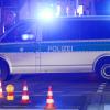 Samstagnach gab es in Krumbach einen Großeinsatz der Polizei. Ein Anrufer informierte die Polizei, er stehe mit einer Pistole in seiner Wohnung. 