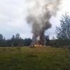 Auf diesem Videobild steigen Rauch und Flammen aus einem abgestürzten Privatjet in der Nähe des Dorfes Kuschenkino in der Region Twer auf.