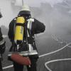 Insbesondere an Träger von Atemschutzgeräten – unser Foto zeigt Löschkräfte bei einer Schauübung in vergangenem Jahr in Holzheim – stellt der Feuerwehrdienst inzwischen große Anforderungen. 